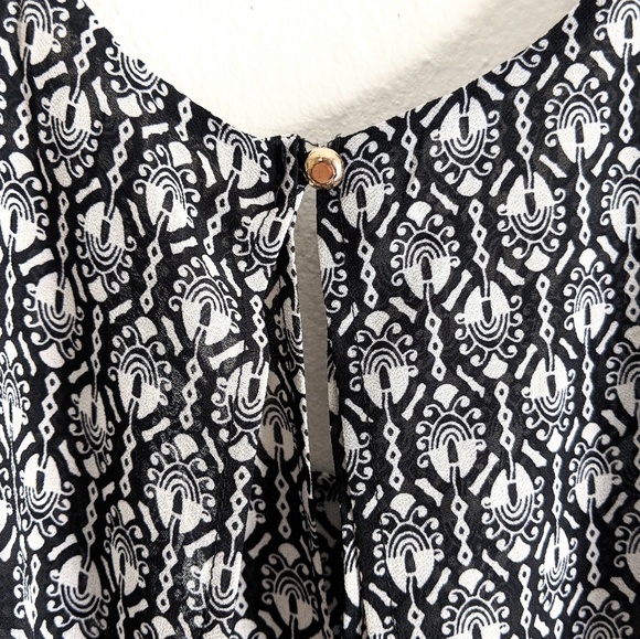 Print Romper - Picture 2 of 3